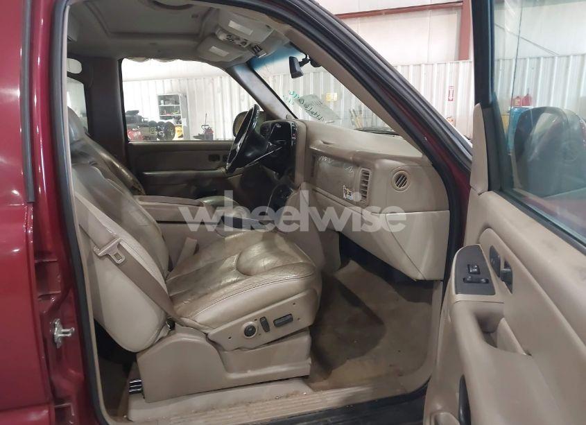 Photo 5 of 2005 Chevrolet Tahoe Z71 (VIN 1GNEK13Z05R271098)