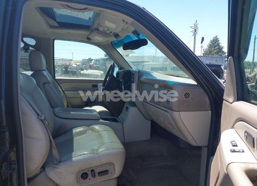 Photo 5 of 2002 Chevrolet Tahoe LT (VIN 1GNEK13Z12J161929)