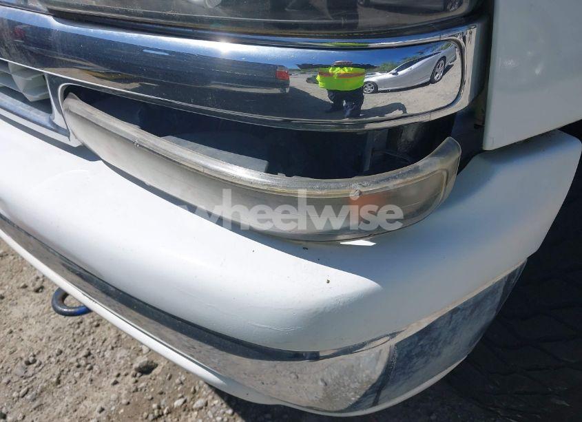 Photo 12 of 2003 Chevrolet Tahoe LT (VIN 1GNEK13Z13J131945)