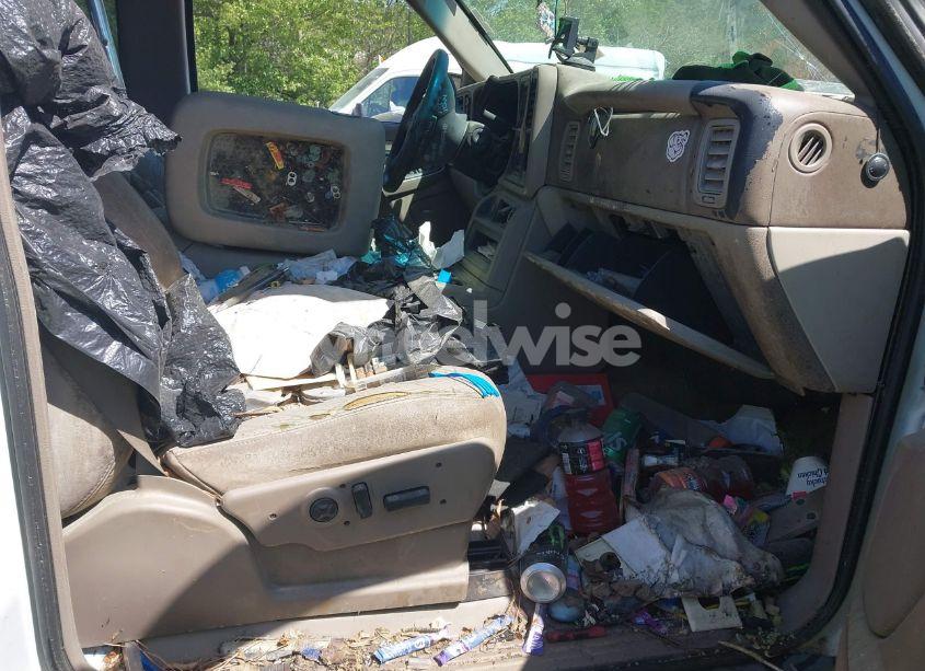 Photo 5 of 2003 Chevrolet Tahoe LT (VIN 1GNEK13Z13J131945)