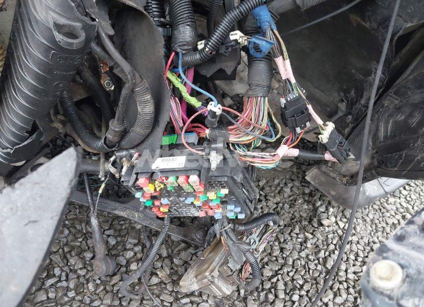 Photo 11 of 2003 Chevrolet Tahoe LT (VIN 1GNEK13Z13J272935)