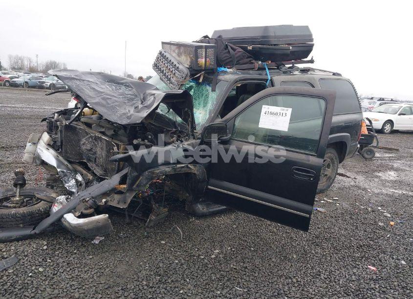 Photo 2 of 2003 Chevrolet Tahoe LT (VIN 1GNEK13Z13J272935)