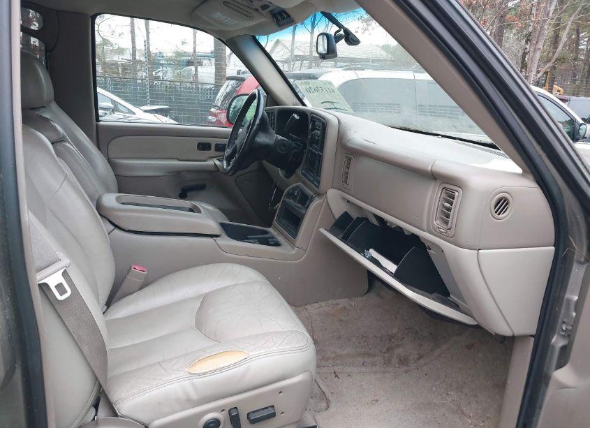 Photo 5 of 2003 Chevrolet Tahoe LT (VIN 1GNEK13Z13J296894)