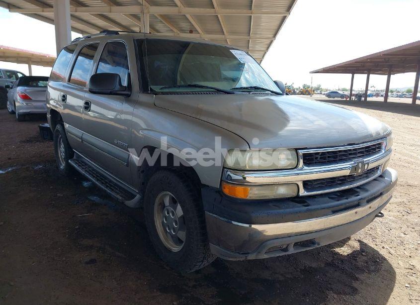 2003 Chevrolet Tahoe LS (VIN 1GNEK13Z13R243498) main photo
