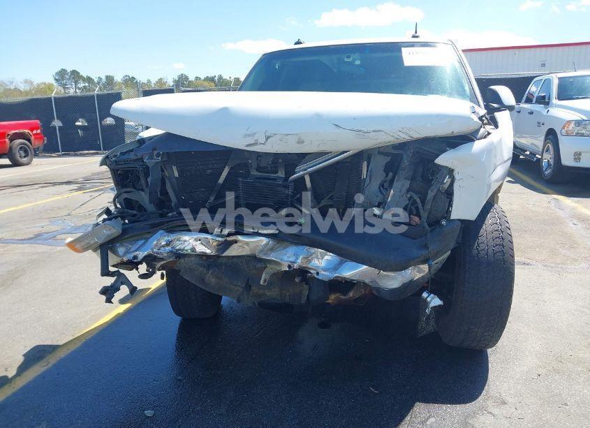 Photo 6 of 2003 Chevrolet Tahoe LT (VIN 1GNEK13Z13R284116)