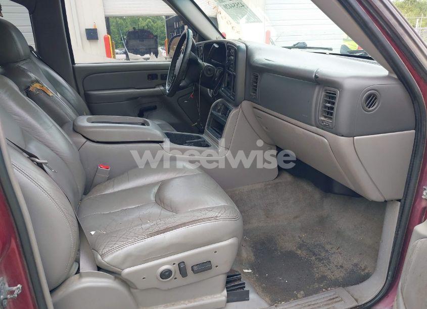 Photo 5 of 2004 Chevrolet Tahoe LT (VIN 1GNEK13Z14J167667)