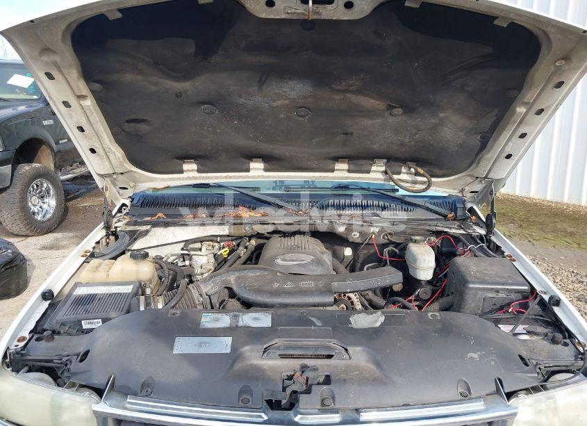 Photo 10 of 2004 Chevrolet Tahoe LT (VIN 1GNEK13Z14R150420)