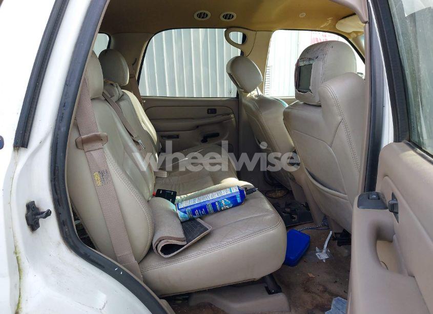 Photo 8 of 2004 Chevrolet Tahoe LT (VIN 1GNEK13Z14R150420)