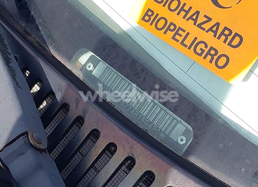 Photo 9 of 2004 Chevrolet Tahoe LT (VIN 1GNEK13Z14R150420)