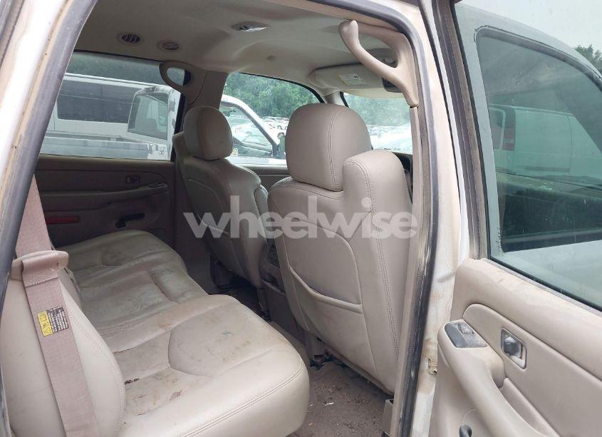 Photo 8 of 2005 Chevrolet Tahoe LT (VIN 1GNEK13Z15R269568)