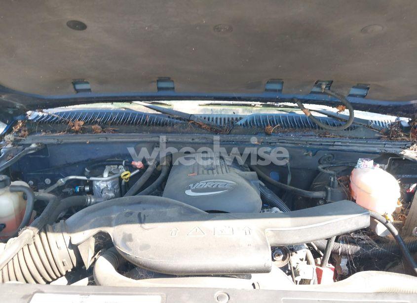 Photo 10 of 2003 Chevrolet Tahoe LS (VIN 1GNEK13Z23J150827)
