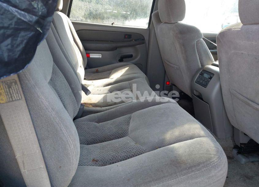 Photo 8 of 2003 Chevrolet Tahoe LS (VIN 1GNEK13Z23J150827)