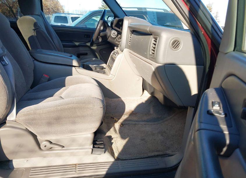 Photo 5 of 2003 Chevrolet Tahoe LS (VIN 1GNEK13Z23J200562)