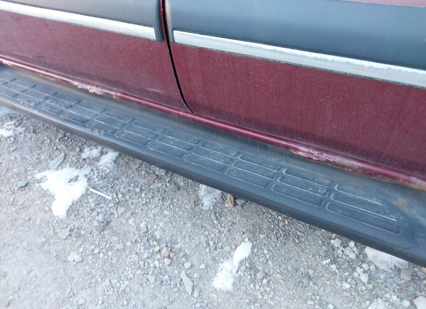 Photo 6 of 2003 Chevrolet Tahoe LS (VIN 1GNEK13Z23J200562)