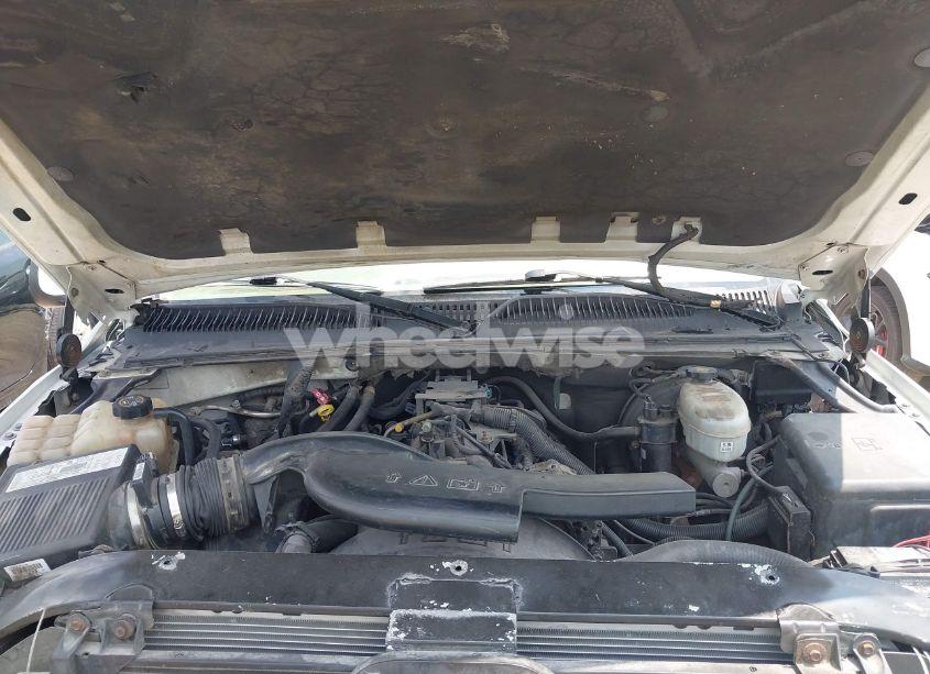 Photo 10 of 2003 Chevrolet Tahoe LT (VIN 1GNEK13Z23J236168)