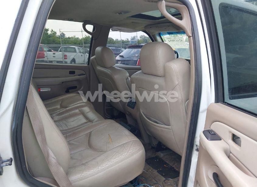 Photo 8 of 2003 Chevrolet Tahoe LT (VIN 1GNEK13Z23J236168)