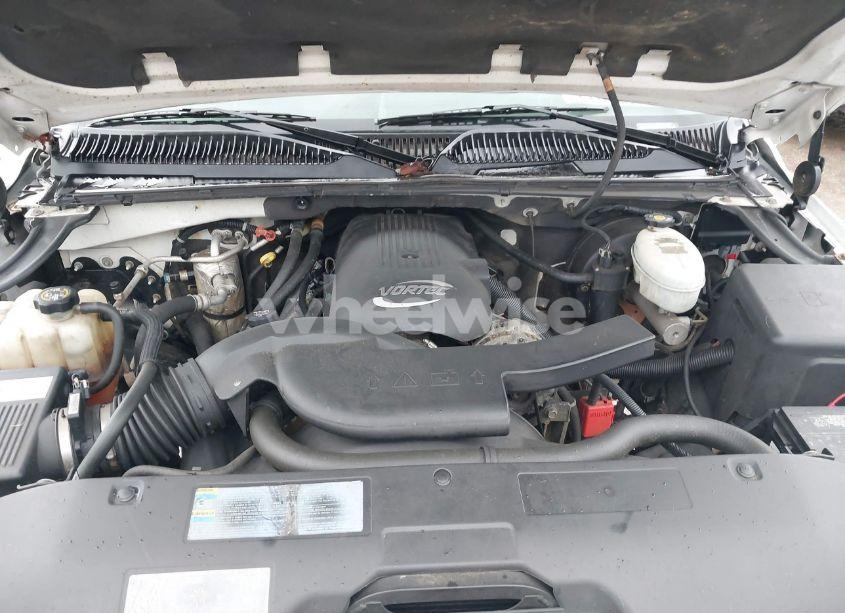 Photo 10 of 2003 Chevrolet Tahoe LT (VIN 1GNEK13Z23R120275)