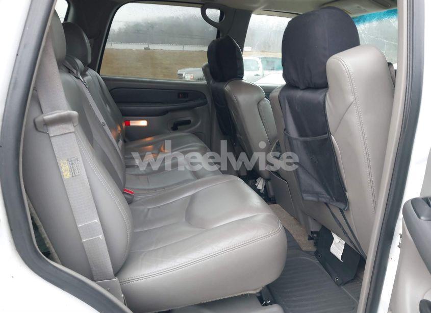 Photo 8 of 2003 Chevrolet Tahoe LT (VIN 1GNEK13Z23R120275)