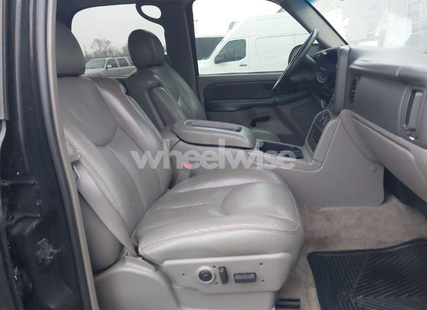 Photo 5 of 2003 Chevrolet Tahoe Z71 (VIN 1GNEK13Z23R274954)