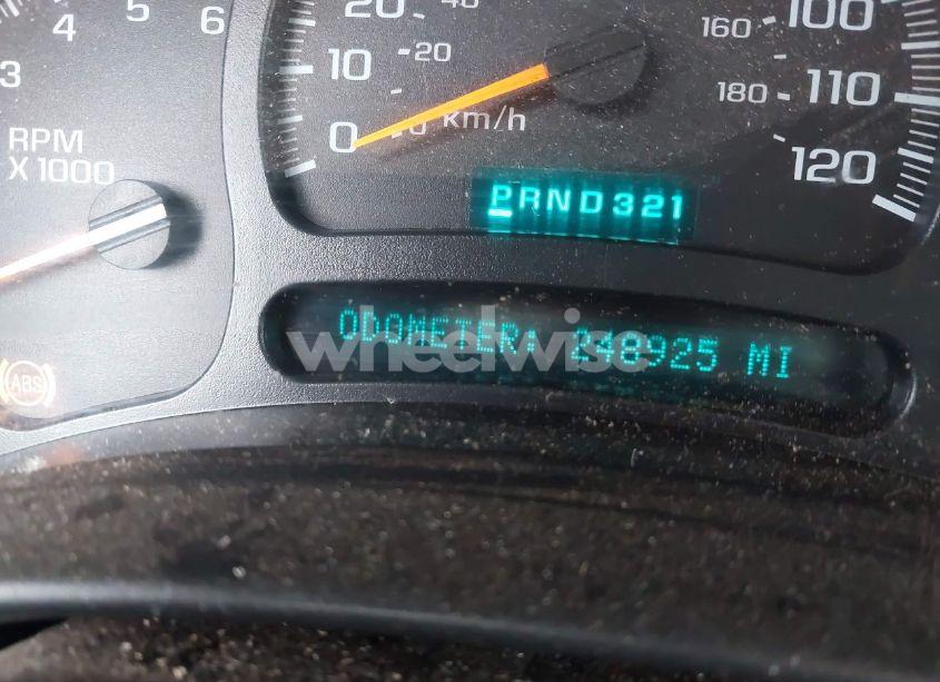 Photo 15 of 2004 Chevrolet Tahoe LT (VIN 1GNEK13Z24J192013)