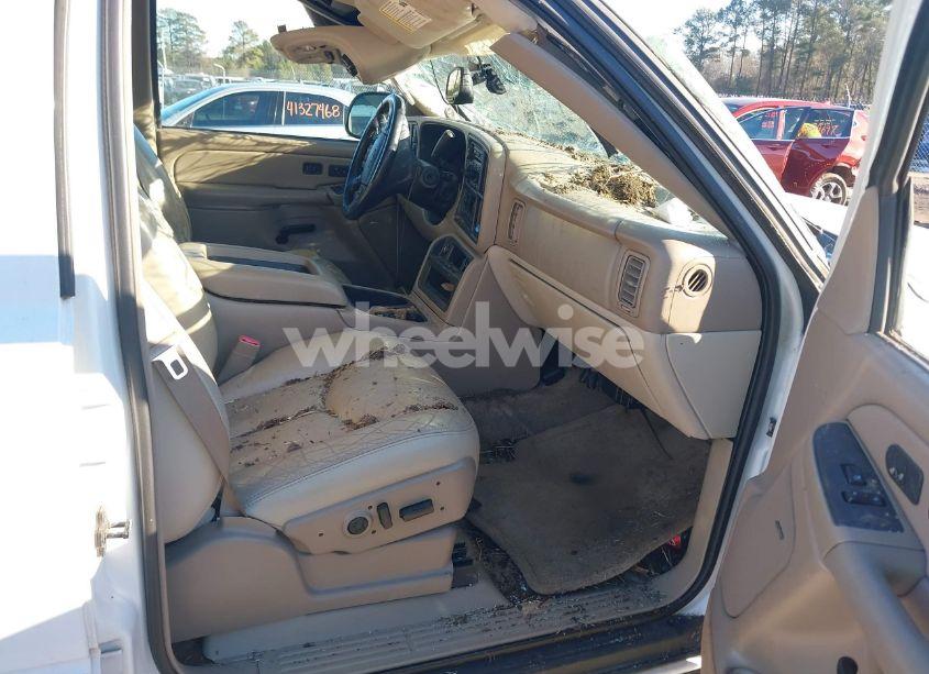 Photo 5 of 2004 Chevrolet Tahoe LT (VIN 1GNEK13Z24R176699)