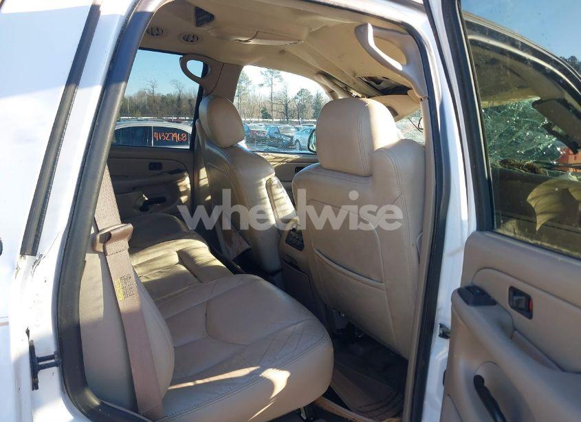 Photo 8 of 2004 Chevrolet Tahoe LT (VIN 1GNEK13Z24R176699)