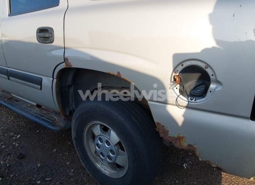 Photo 13 of 2005 Chevrolet Tahoe LS (VIN 1GNEK13Z25J219681)