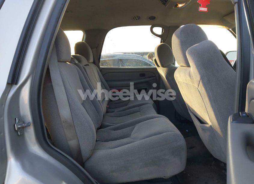 Photo 8 of 2005 Chevrolet Tahoe LS (VIN 1GNEK13Z25J219681)