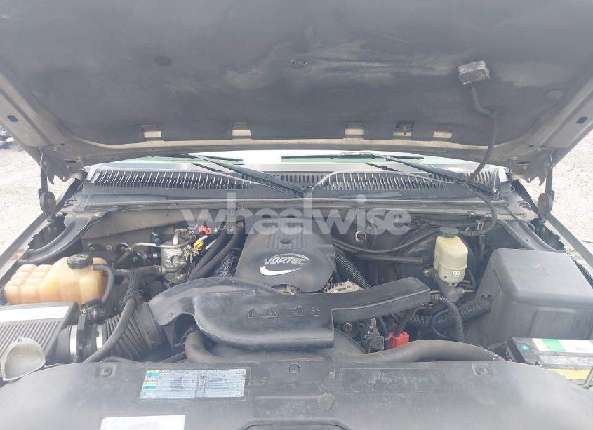 Photo 10 of 2002 Chevrolet Tahoe LT (VIN 1GNEK13Z32R322993)