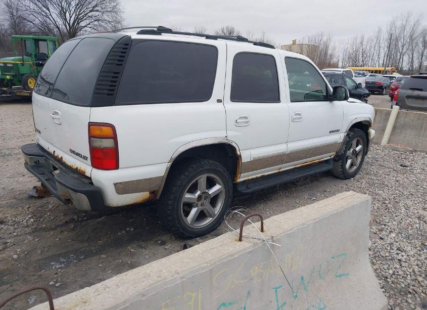 Photo 4 of 2003 Chevrolet Tahoe LT (VIN 1GNEK13Z33J117884)