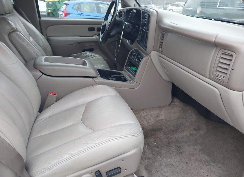 Photo 5 of 2003 Chevrolet Tahoe LT (VIN 1GNEK13Z33J117884)