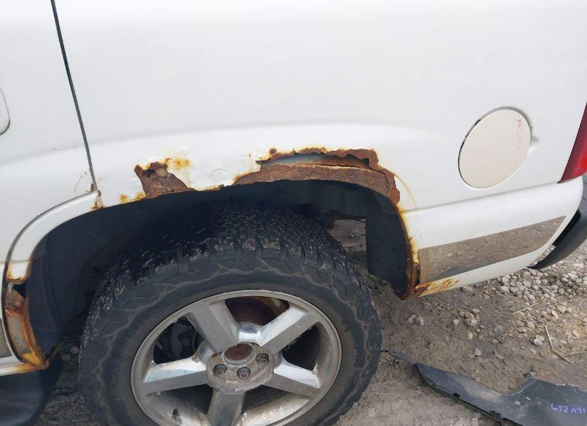 Photo 6 of 2003 Chevrolet Tahoe LT (VIN 1GNEK13Z33J117884)