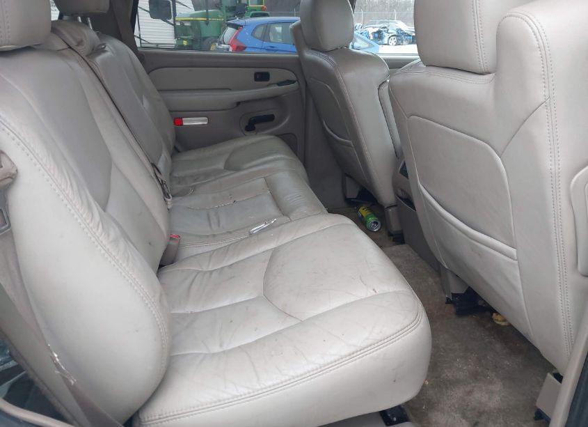 Photo 8 of 2003 Chevrolet Tahoe LT (VIN 1GNEK13Z33J117884)