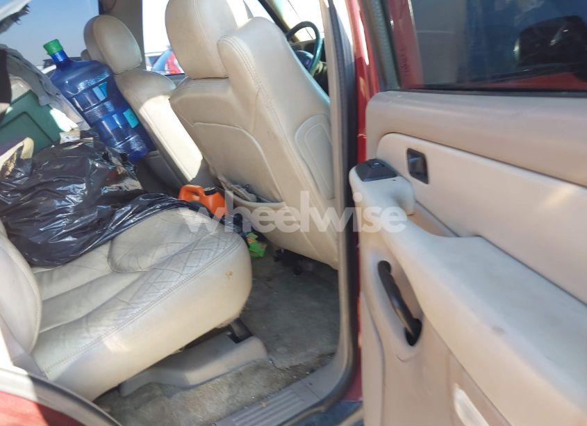 Photo 8 of 2003 Chevrolet Tahoe LT (VIN 1GNEK13Z33J160508)