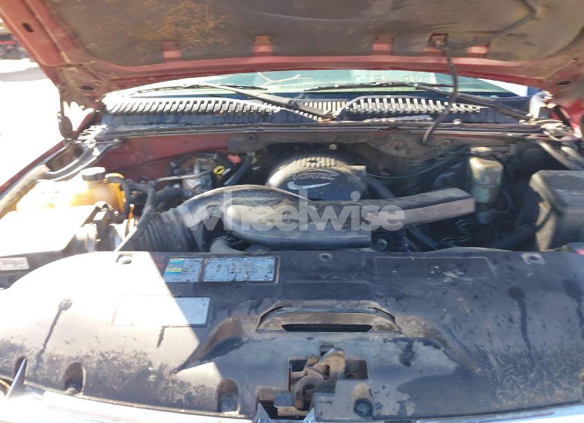 Photo 10 of 2002 Chevrolet Tahoe LT (VIN 1GNEK13Z42R196630)