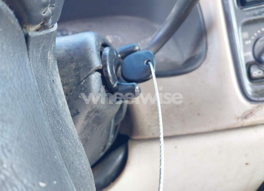 Photo 11 of 2002 Chevrolet Tahoe LT (VIN 1GNEK13Z42R196630)