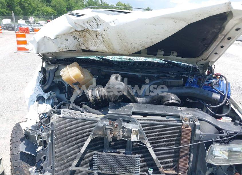 Photo 10 of 2003 Chevrolet Tahoe LT (VIN 1GNEK13Z43J343240)