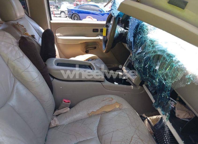 Photo 5 of 2003 Chevrolet Tahoe LT (VIN 1GNEK13Z43J343240)