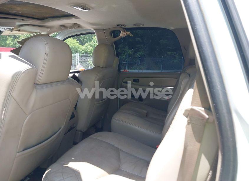 Photo 8 of 2003 Chevrolet Tahoe LT (VIN 1GNEK13Z43J343240)