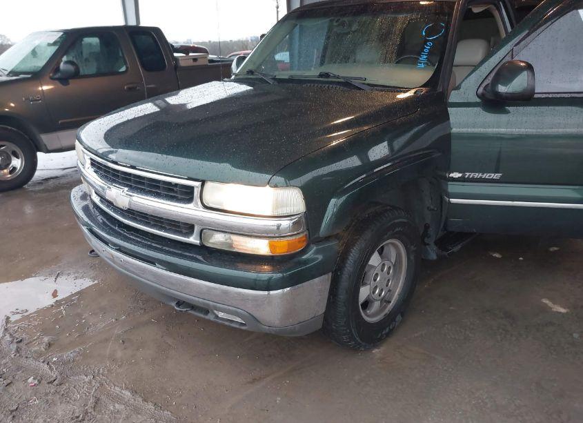 Photo 6 of 2003 Chevrolet Tahoe LT (VIN 1GNEK13Z43R106961)