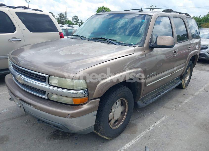 Photo 2 of 2003 Chevrolet Tahoe LT (VIN 1GNEK13Z43R155495)