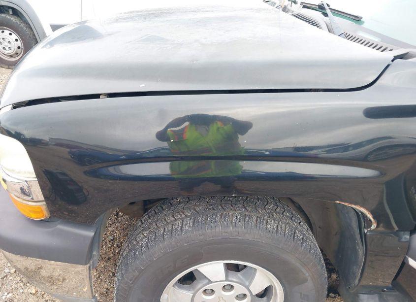 Photo 6 of 2003 Chevrolet Tahoe LS (VIN 1GNEK13Z43R250641)