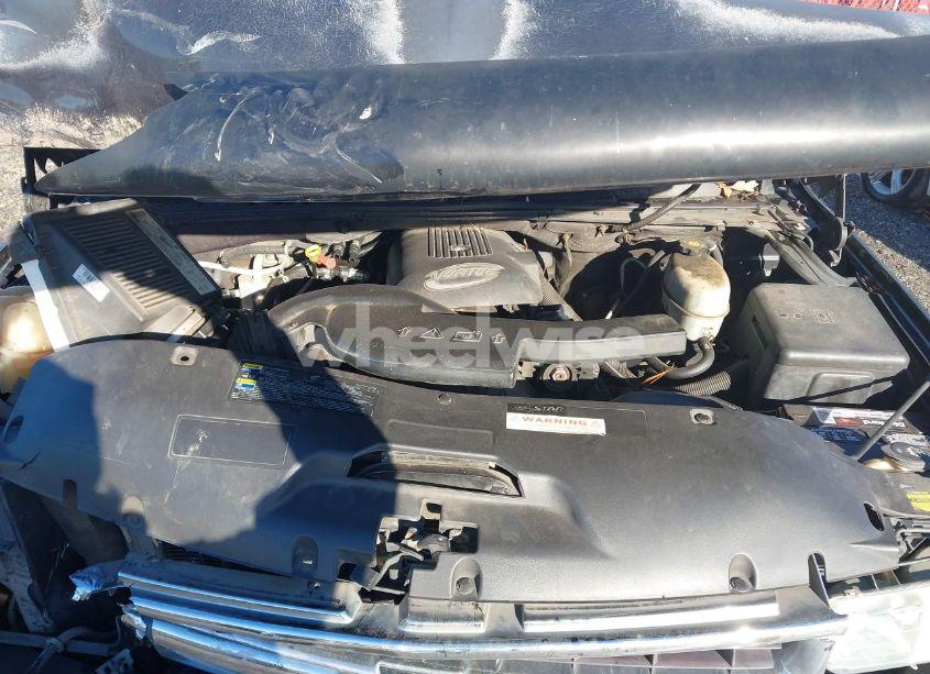 Photo 10 of 2004 Chevrolet Tahoe LT (VIN 1GNEK13Z44J259176)