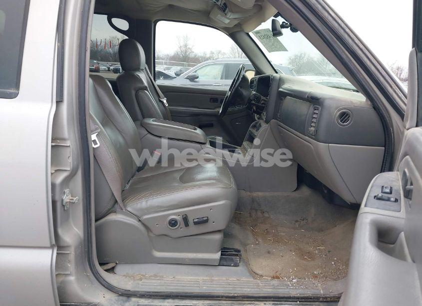 Photo 5 of 2004 Chevrolet Tahoe Z71 (VIN 1GNEK13Z44R322441)