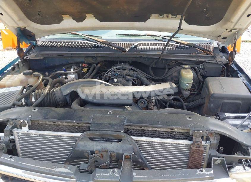 Photo 10 of 2002 Chevrolet Tahoe LS (VIN 1GNEK13Z52J232243)