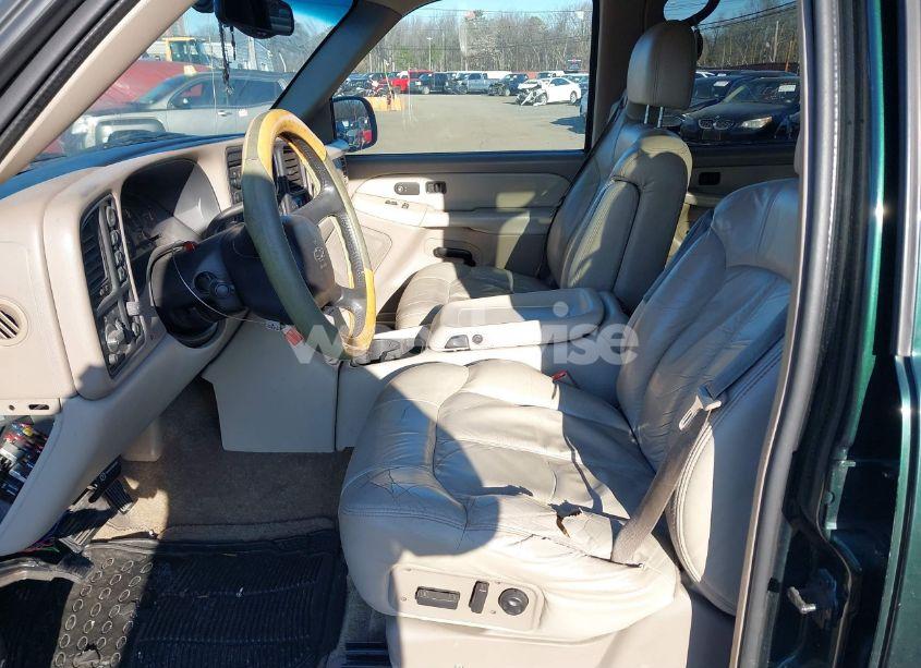 Photo 5 of 2002 Chevrolet Tahoe LT (VIN 1GNEK13Z52R134654)