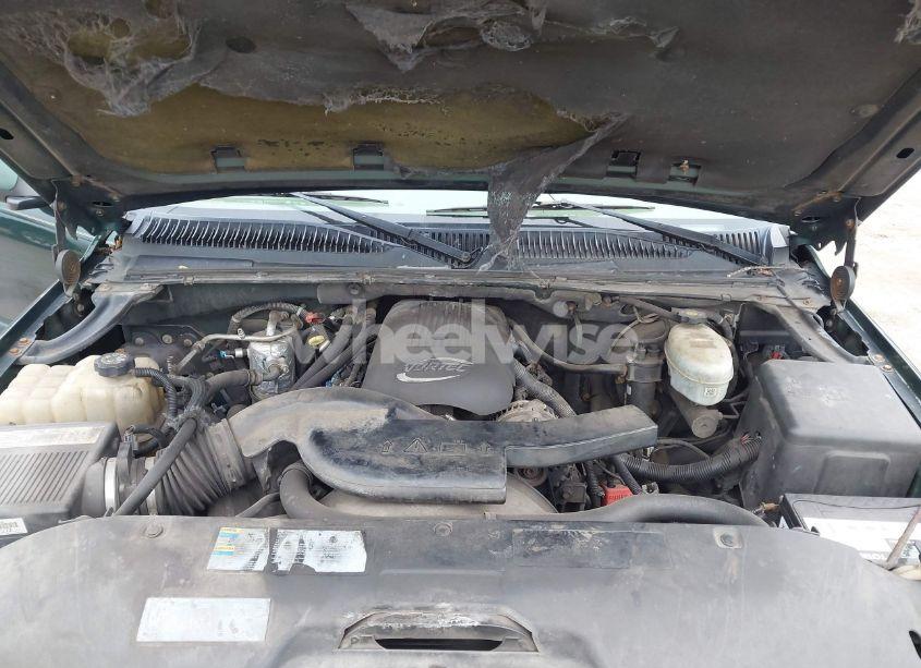 Photo 10 of 2003 Chevrolet Tahoe LT (VIN 1GNEK13Z53J276194)