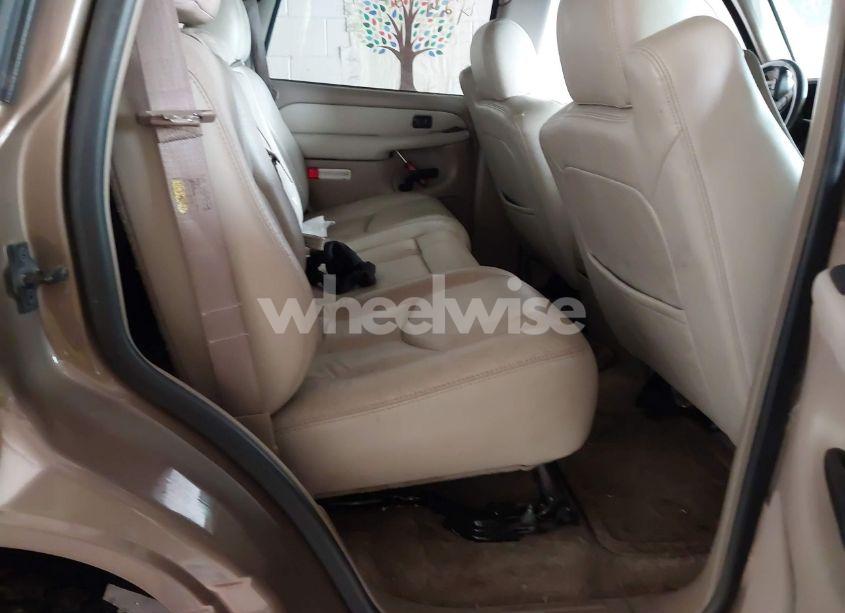 Photo 8 of 2003 Chevrolet Tahoe LT (VIN 1GNEK13Z53J304169)