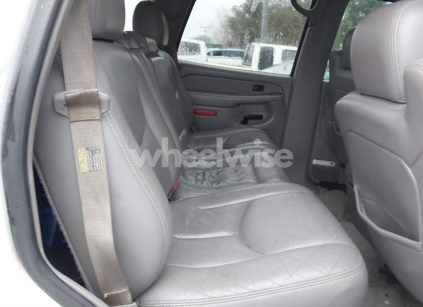 Photo 8 of 2004 Chevrolet Tahoe LT (VIN 1GNEK13Z54J248199)