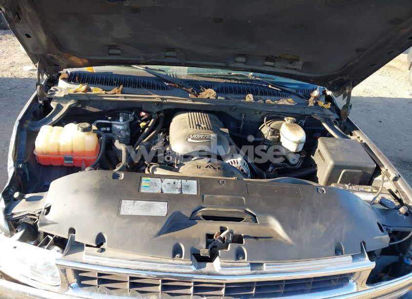 Photo 10 of 2003 Chevrolet Tahoe LT (VIN 1GNEK13Z63J241678)